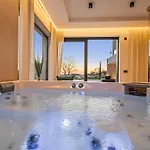 Asmoa For 8 People Near Porec With 45 M2 Heated Pool, Wellness & Sea View * Rapavel