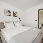 Asmoa For 8 People Near Porec With 45 M2 Heated Pool, Wellness & Sea View וילה Rapavel
