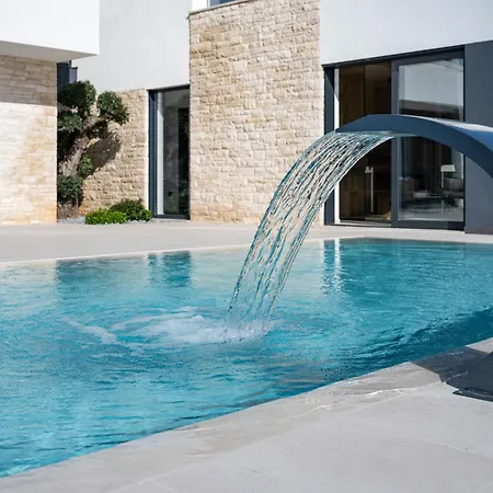 Asmoa For 8 People Near Porec With 45 M2 Heated Pool, Wellness & Sea View * Rapavel