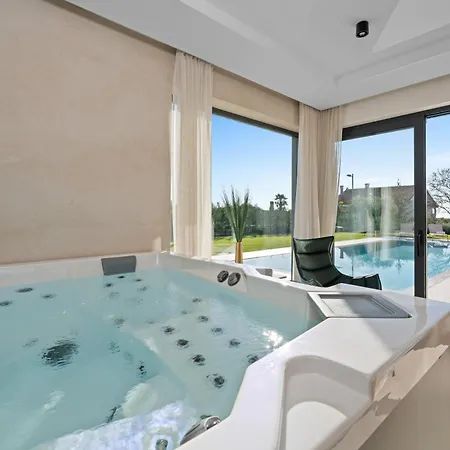 Asmoa For 8 People Near Porec With 45 M2 Heated Pool, Wellness & Sea View * Rapavel