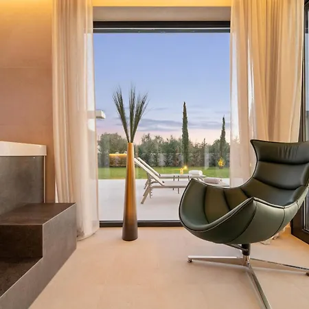 빌라 Asmoa For 8 People Near Porec With 45 M2 Heated Pool, Wellness & Sea View