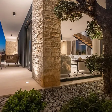 빌라 Asmoa For 8 People Near Porec With 45 M2 Heated Pool, Wellness & Sea View